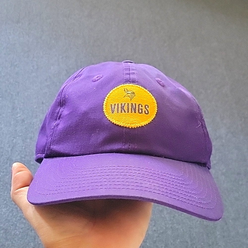 Nike Minnesota Vikinga Strapback Hat Cap Purple Gold One Size Fits All